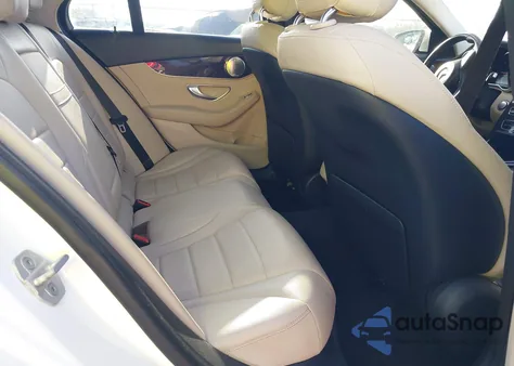 2015 Mercedes-Benz C 300 4Matic/Luxury 4Matic/Sport 4Matic из США, поврежденный, VIN 55SWF4KB4FU036068